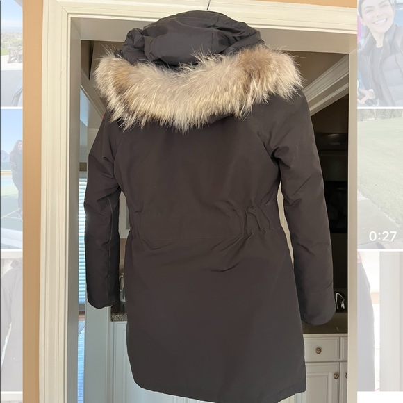 Canada Goose Trillium Parka with Coyote Fur - Picture 3 of 9